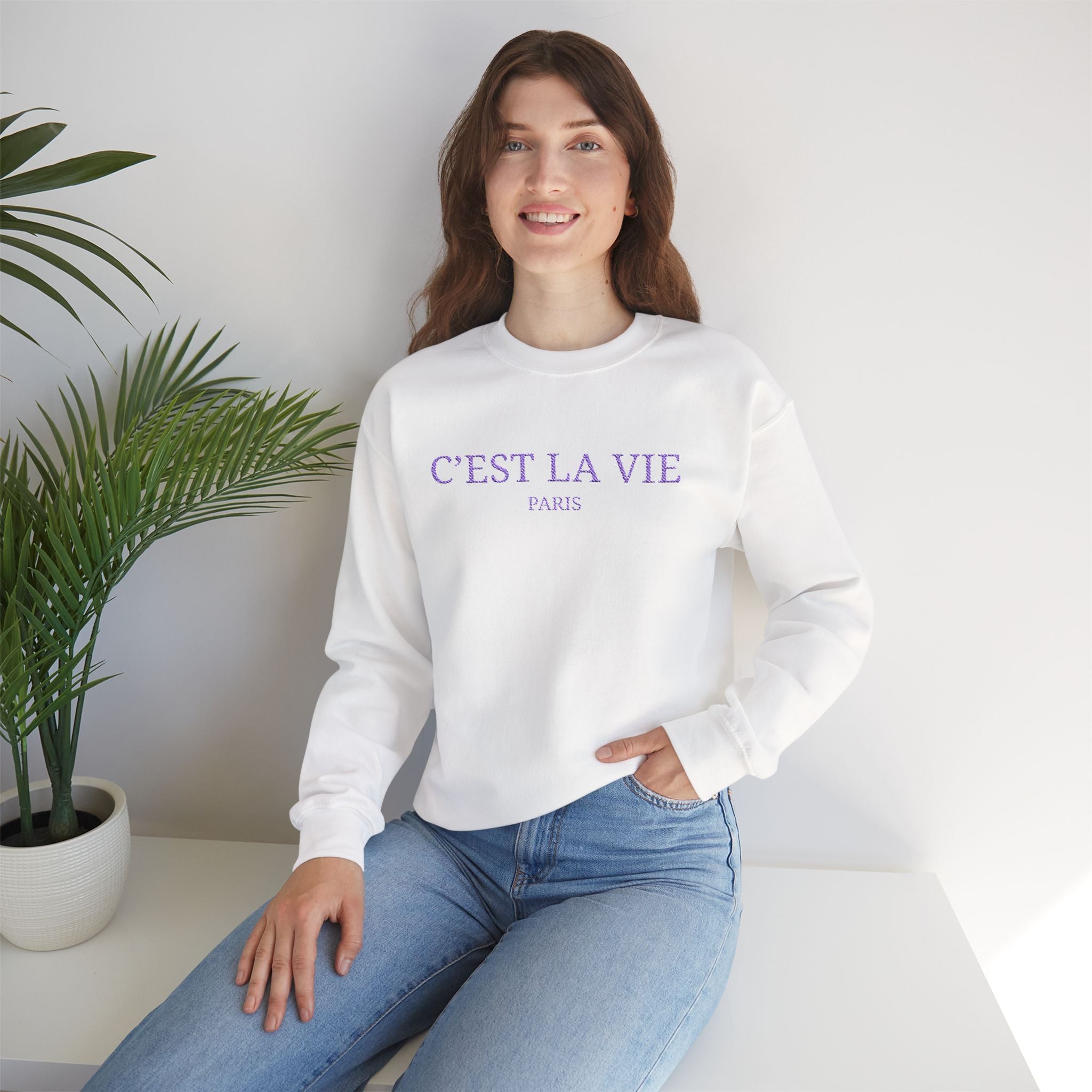 C'est La Vie Paris Crewneck Sweatshirt — Casual French Phrase Pullover